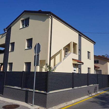 Apartizola Dış mekan fotoğraf
